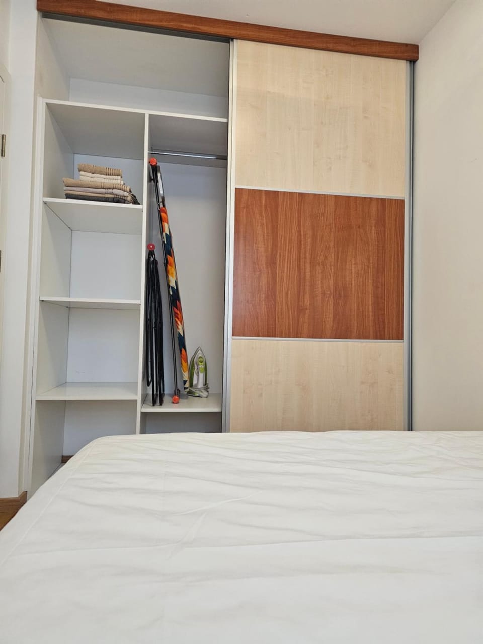 Bed, Photo of the whole room, Bedroom, flat iron, wardrobe