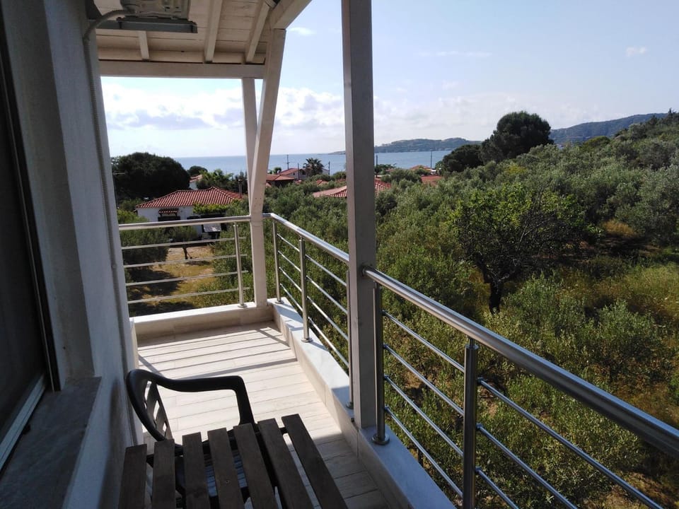 Patio, Day, Natural landscape, View (from property/room), Balcony/Terrace, Mountain view, Sea view