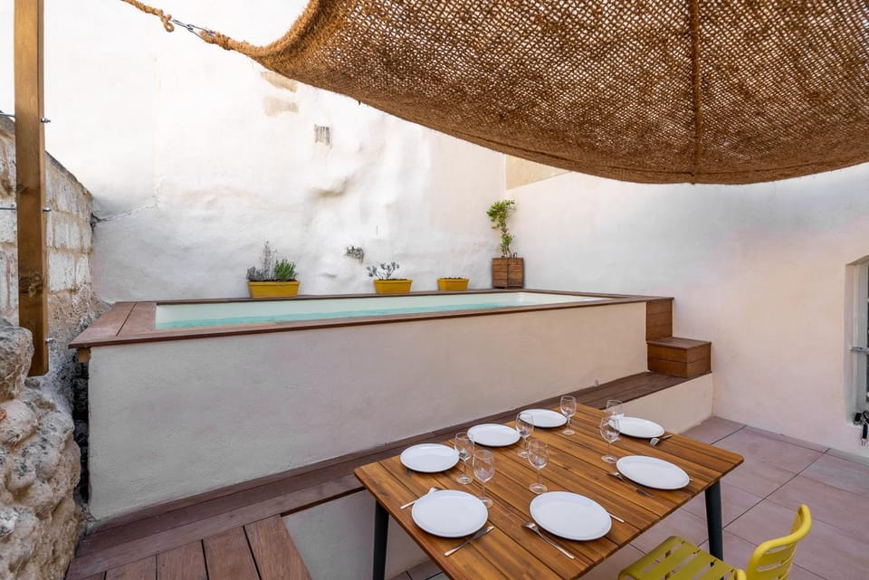 Patio, Patio, Dining area, Swimming pool, Swimming pool