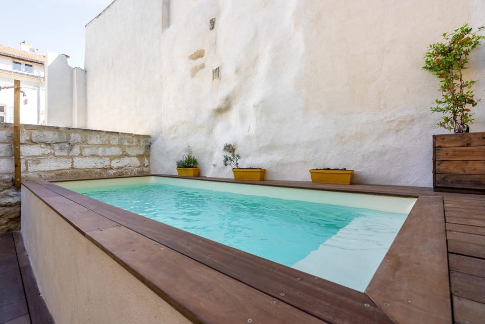 Swimming pool, Swimming pool