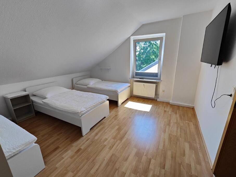 TV and multimedia, Photo of the whole room, Bedroom