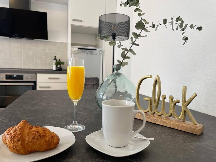 LUCKY STAYS LS03 - Vollausstattung - Zentrum - Aufzug - große Küche - 2 Zimmer - Smart-TV Apartment in Magdeburg