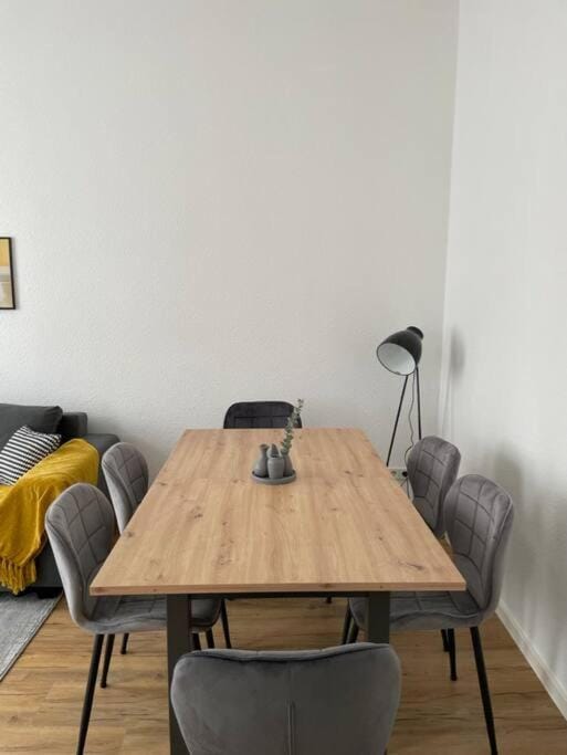 LUCKY STAYS LS04 - Vollausstattung - Zentrum - Aufzug - große Küche - 2 Zimmer - Smart-TV Apartment in Magdeburg