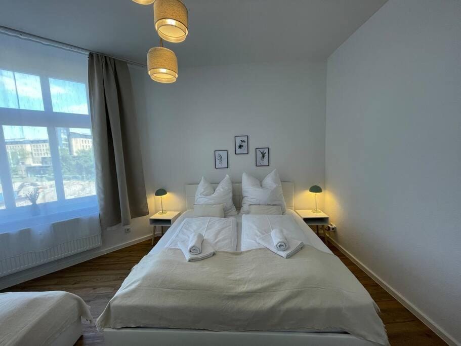 LUCKY STAYS LS08 - Vollausstattung - Zentrum - Aufzug - große Küche - 2 Zimmer - Smart-TV Apartment in Magdeburg