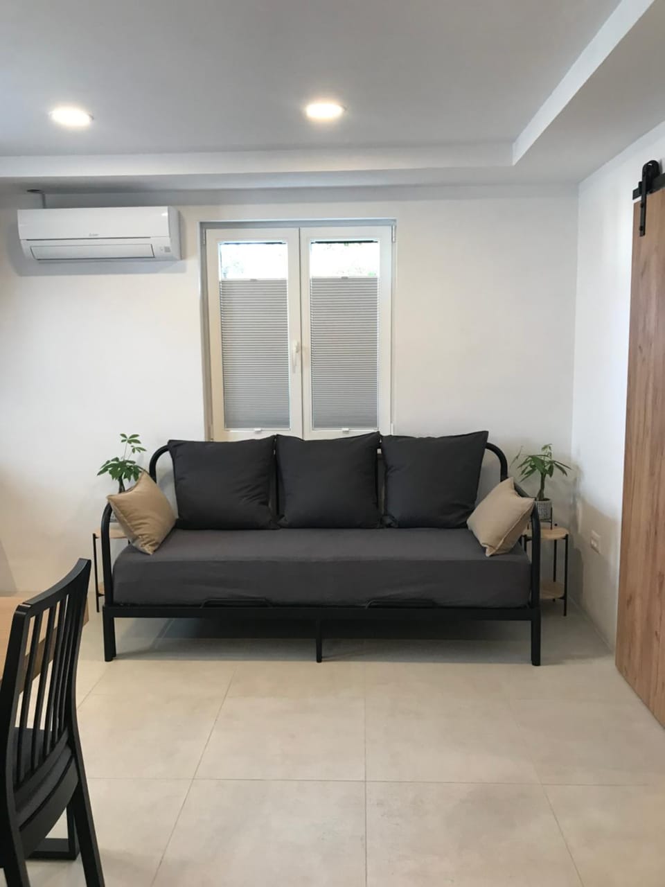 Living room, Seating area, air conditioner