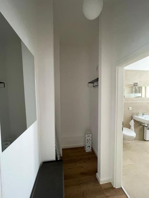 LUCKY STAYS LS10 - Vollausstattung - Zentrum - Aufzug - große Küche - 2 Zimmer - Smart-TV Apartment in Magdeburg