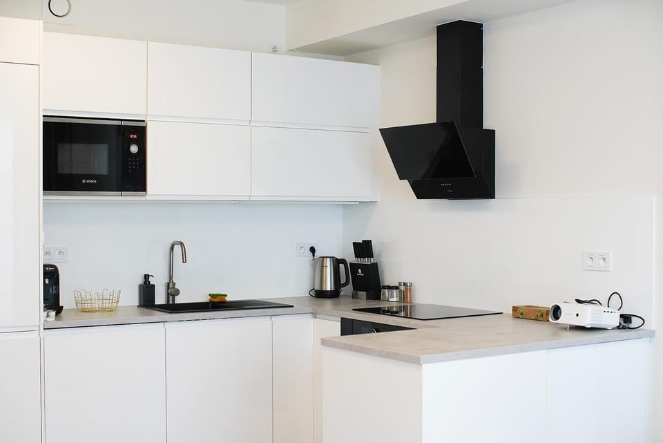 Coffee/tea facilities, Kitchen or kitchenette, minibar, stove
