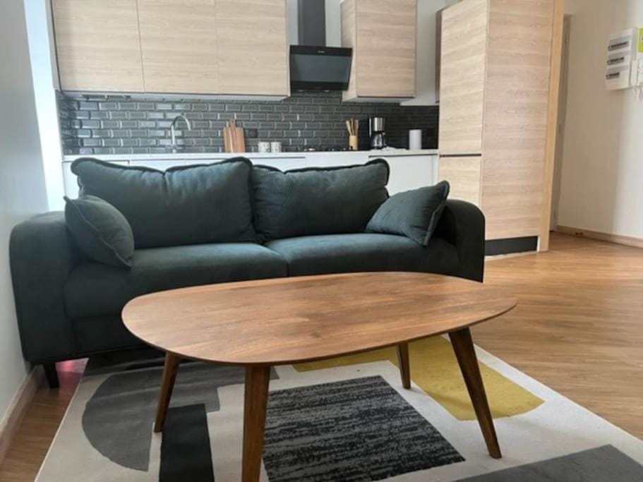 Kitchen or kitchenette, Living room, Seating area, Dining area