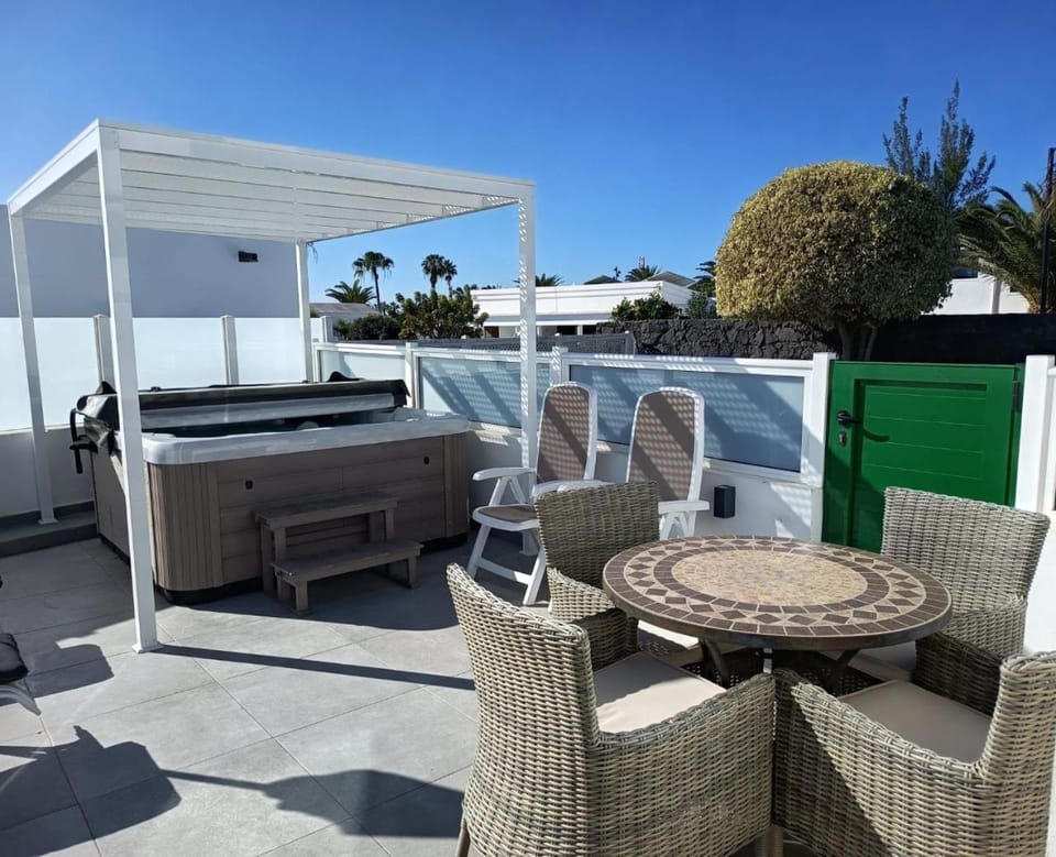 Hot Tub, Balcony/Terrace
