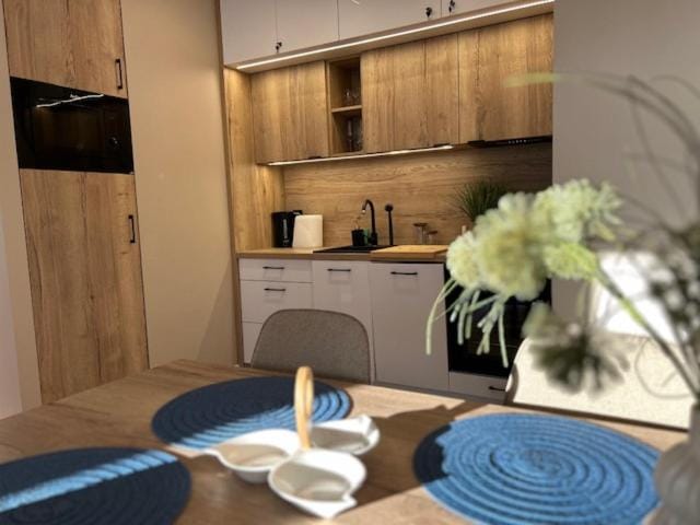 Kitchen or kitchenette, minibar, pet friendly, stove