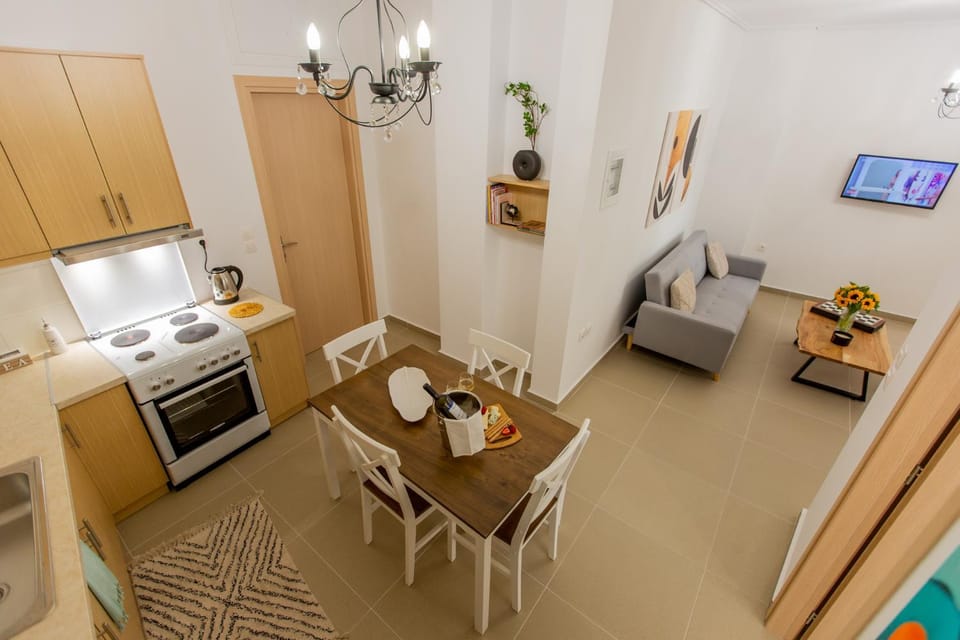 TV and multimedia, Kitchen or kitchenette, Seating area, Dining area, pet friendly, stove, toaster