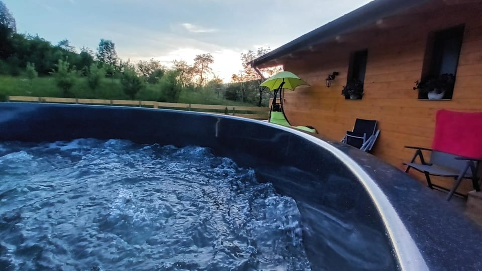 Day, Hot Tub, Swimming pool