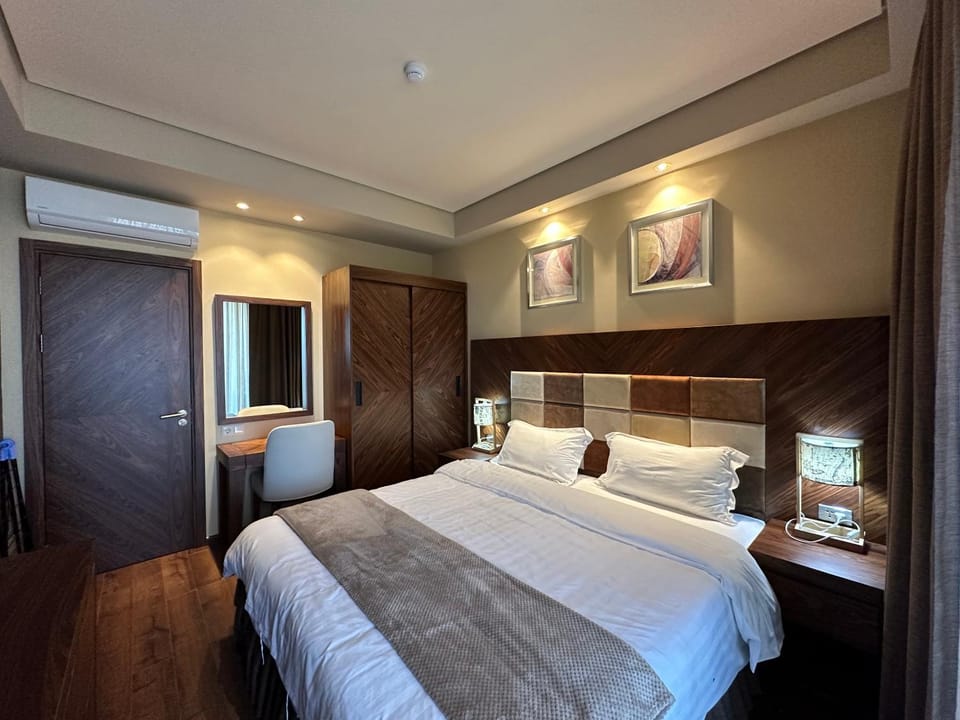 Bed, Bedroom, hair dresser, wardrobe