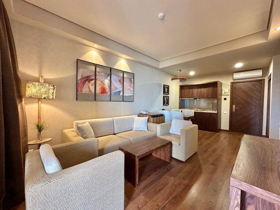 Kitchen or kitchenette, Living room, Seating area, Dining area, air conditioner