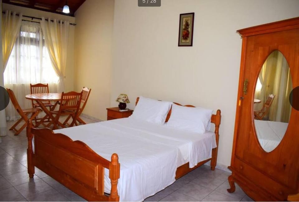 Bed, Balcony/Terrace, Bedroom, wardrobe