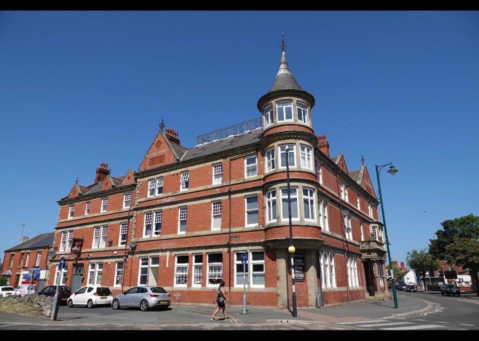 Property building, Location