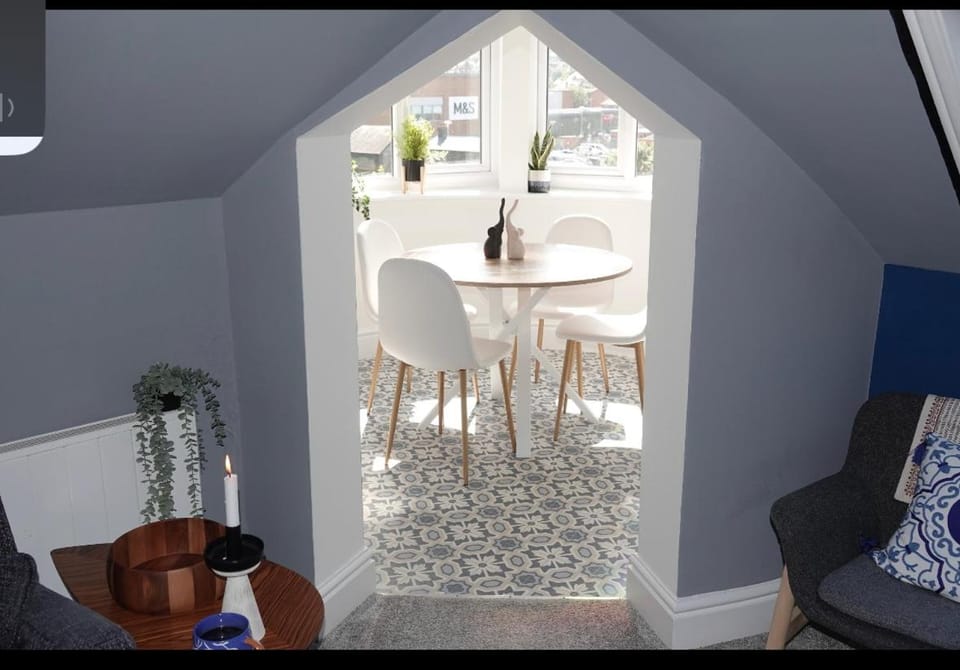 Seating area, Dining area