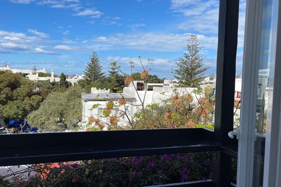 Property building, View (from property/room), Balcony/Terrace, City view, Garden view