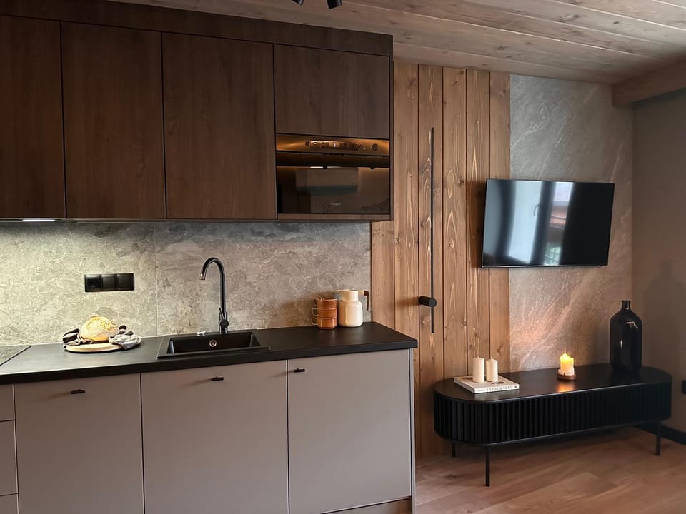 TV and multimedia, Kitchen or kitchenette