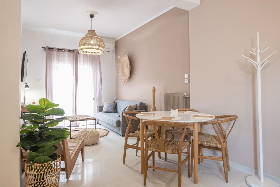 Living room, Seating area, Dining area