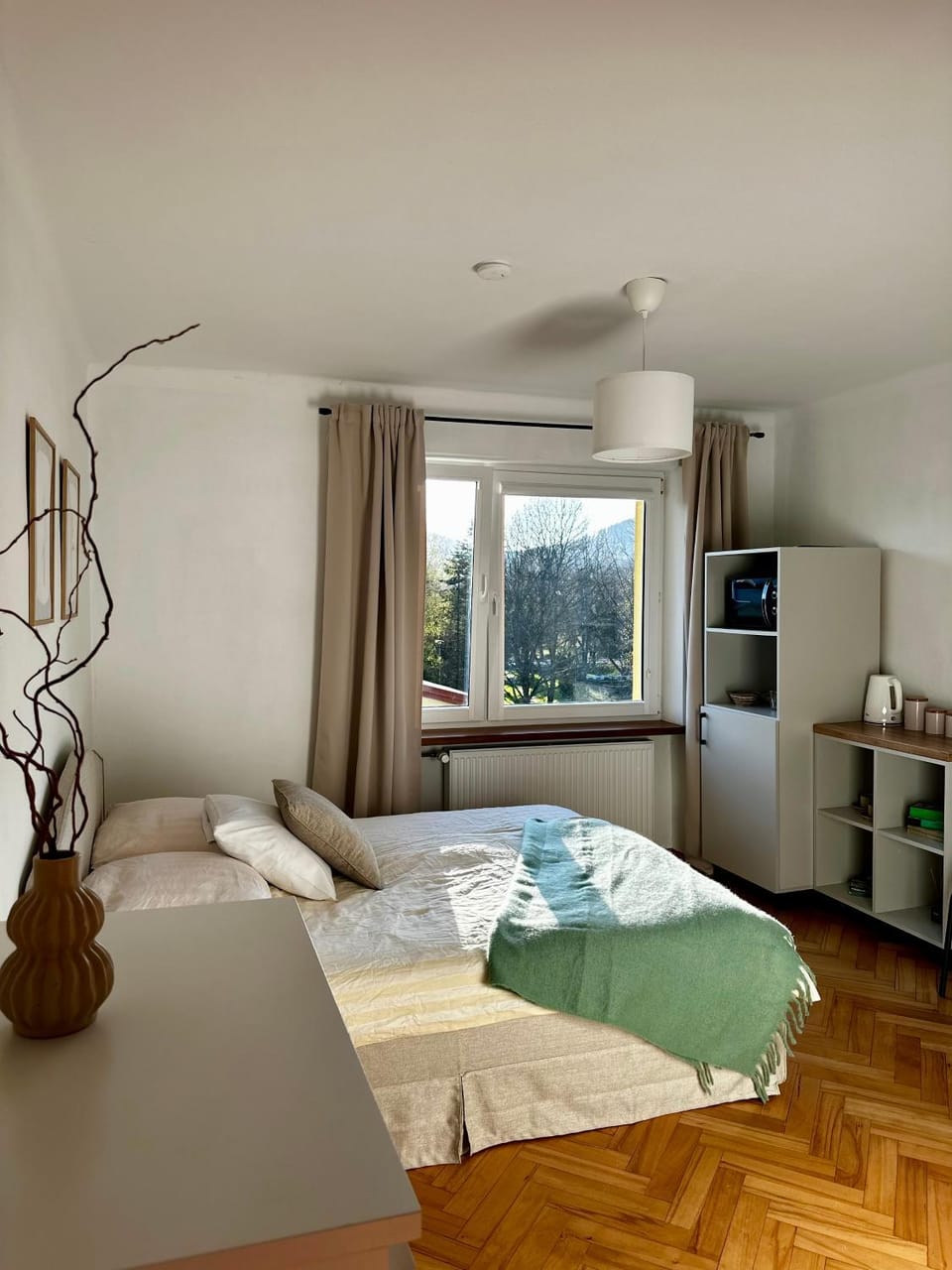 Bed, Photo of the whole room