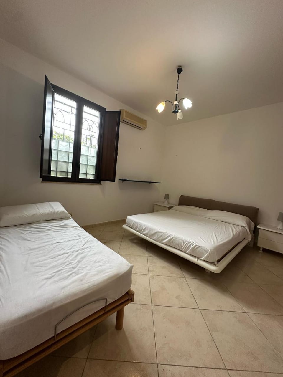 Bed, Photo of the whole room, Bedroom, air conditioner