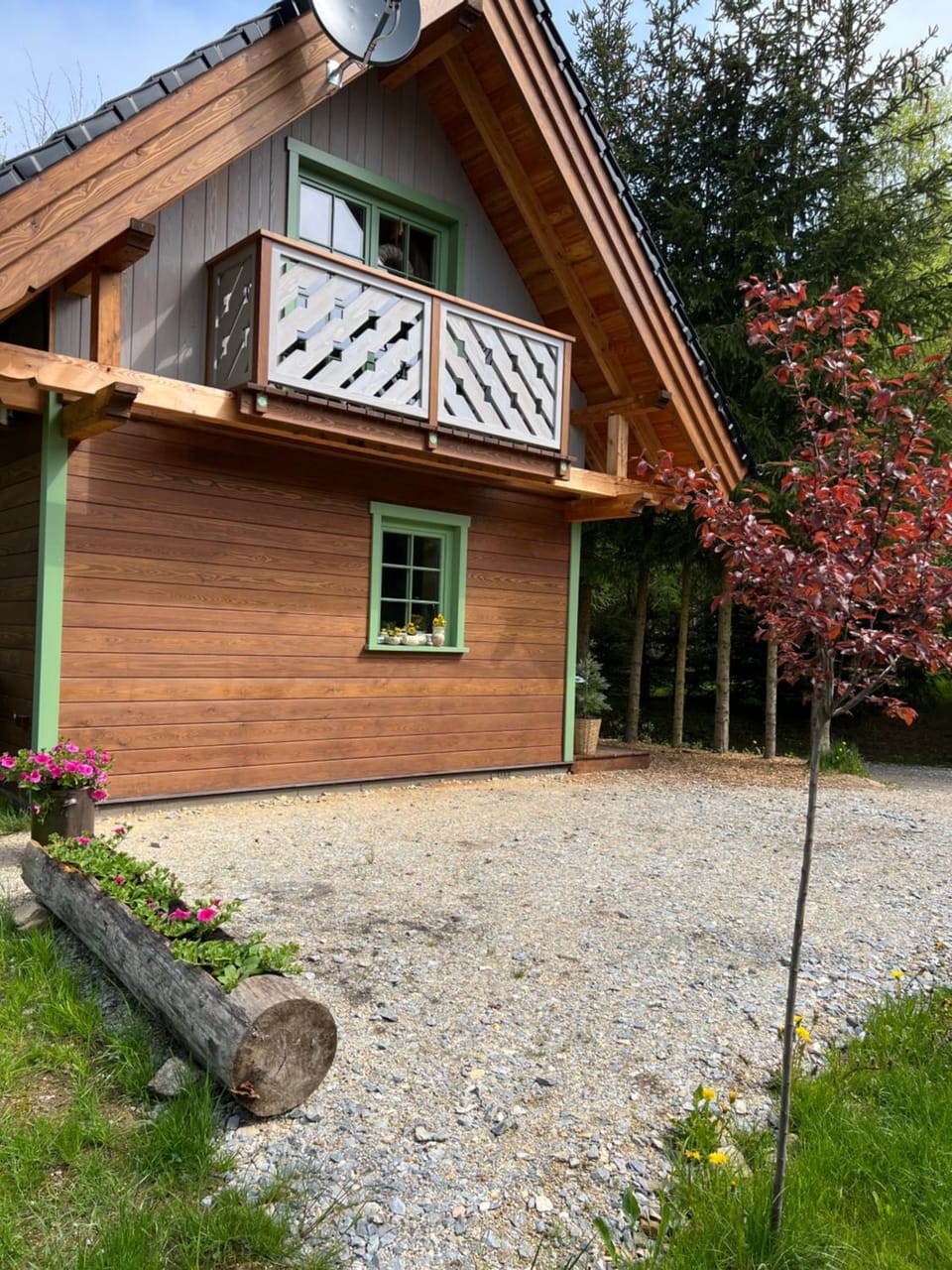 DOMEK POD TRÓJMORSKIM WIERCHEM Chalet in Lower Silesian Voivodeship