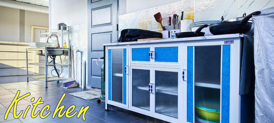 Kitchen or kitchenette, kitchen, kitchen