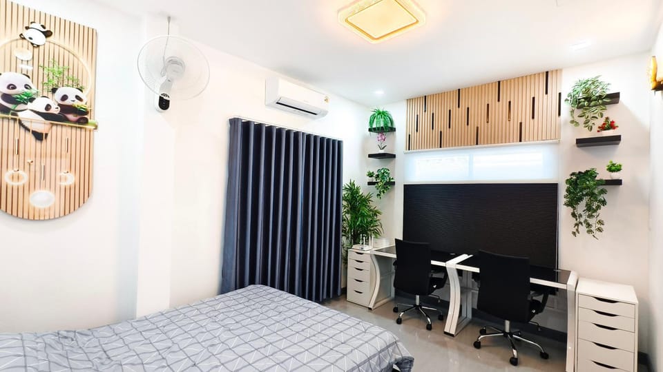 Bed, Photo of the whole room, Bedroom