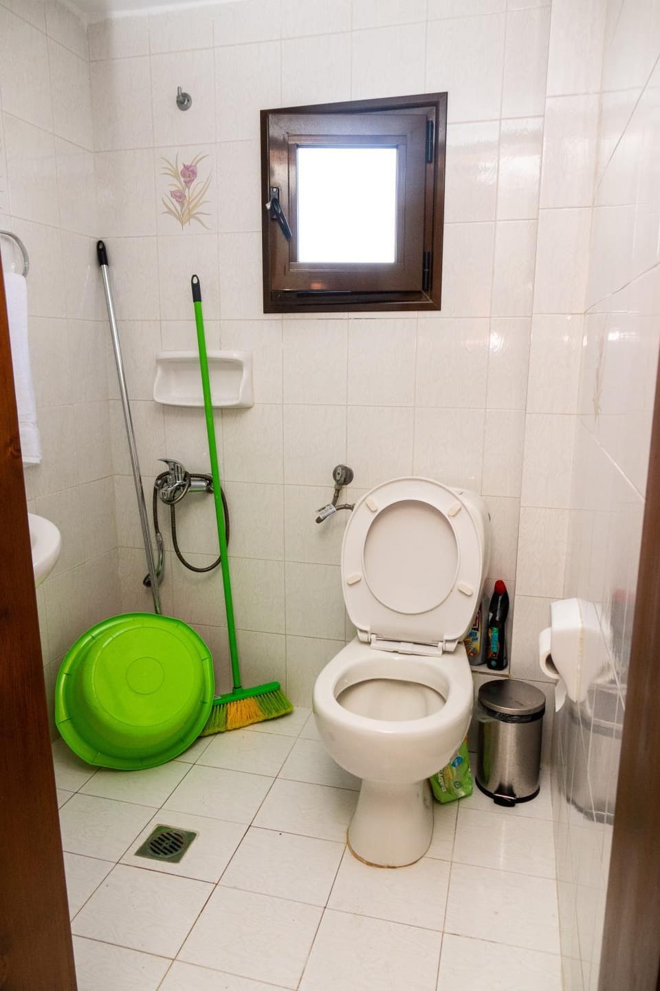 Shower, Toilet, Bathroom, heating