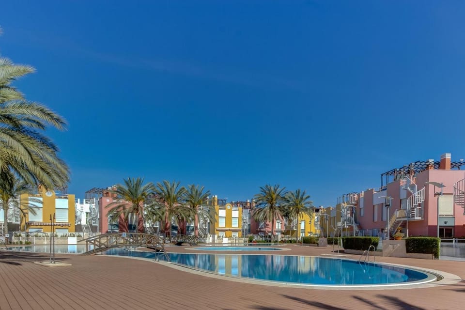 Property building, Swimming pool