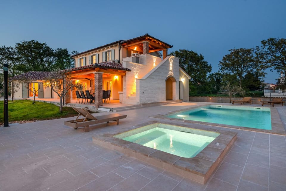 Villa in Kavran Villa in Istria County