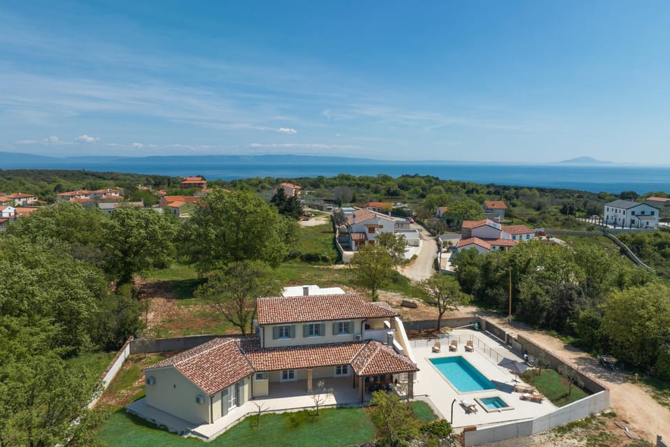 Villa in Kavran Villa in Istria County