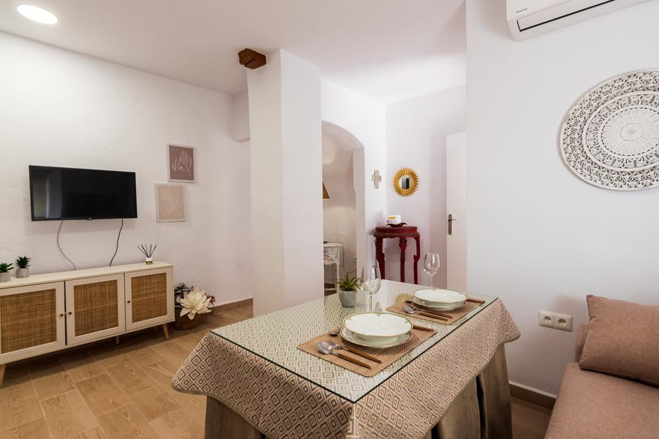 TV and multimedia, Living room, air conditioner