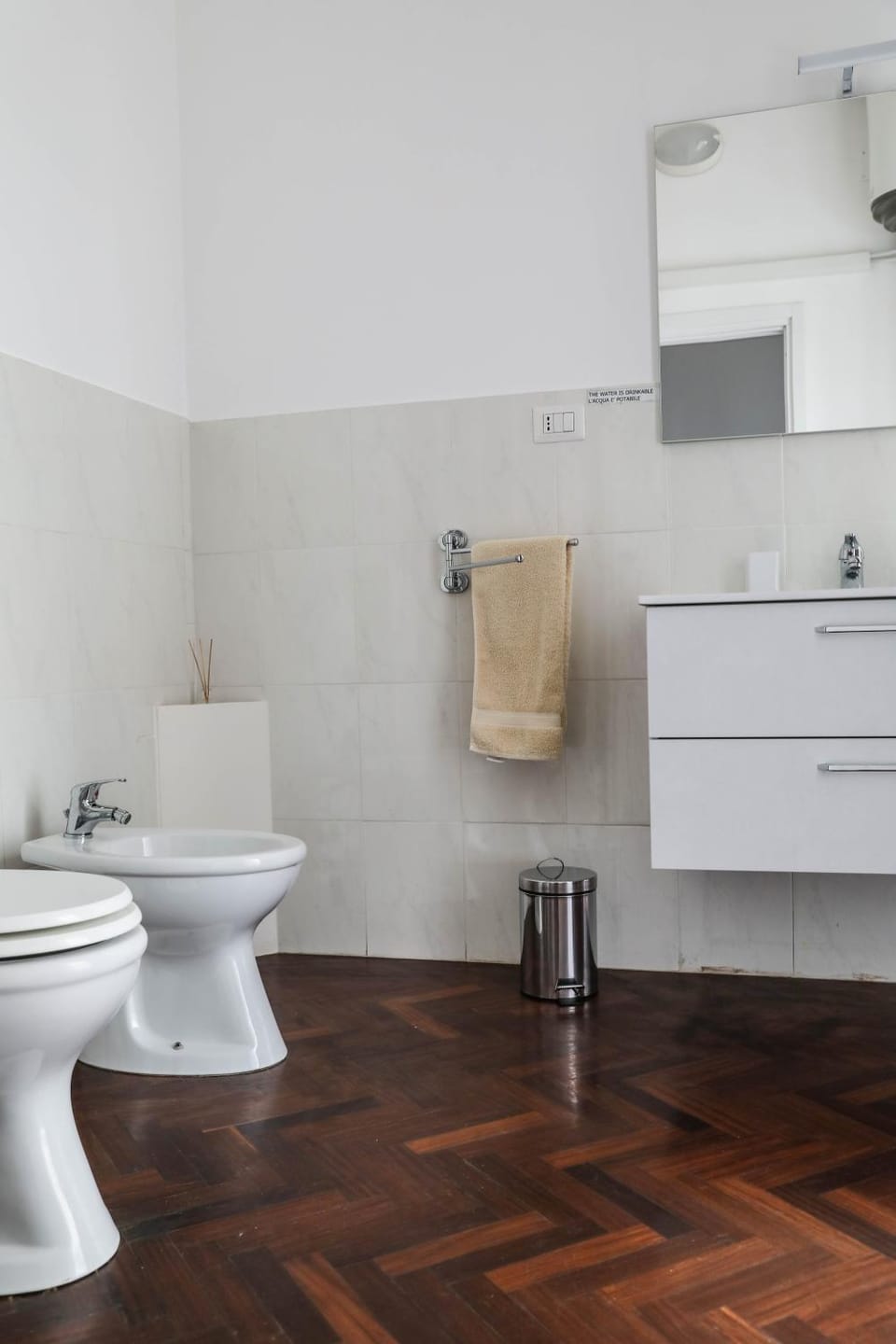 Toilet, Bathroom, bidet, towels