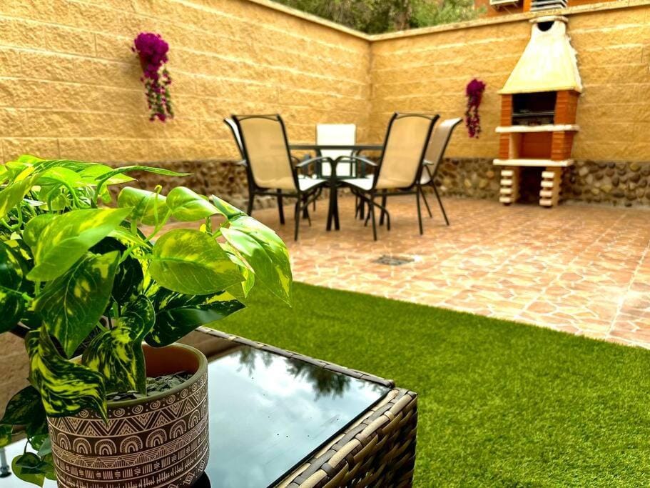 Garden, Balcony/Terrace