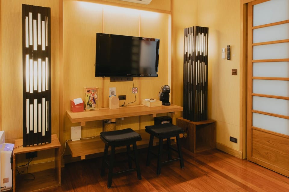 TV and multimedia, Living room, Dining area