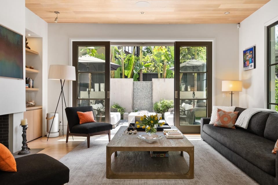 TV and multimedia, Living room, Seating area