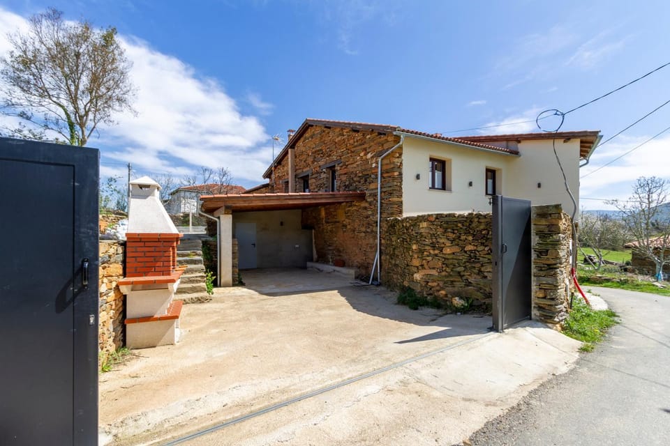 Casa Añolo House in Galicia