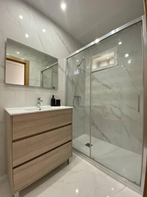 Shower, Bathroom
