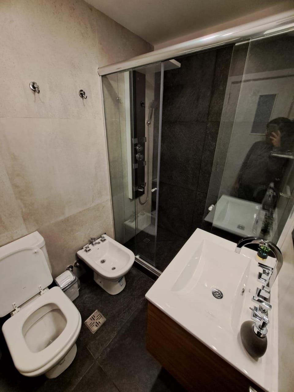 Shower, Toilet, Bathroom, bidet, towels