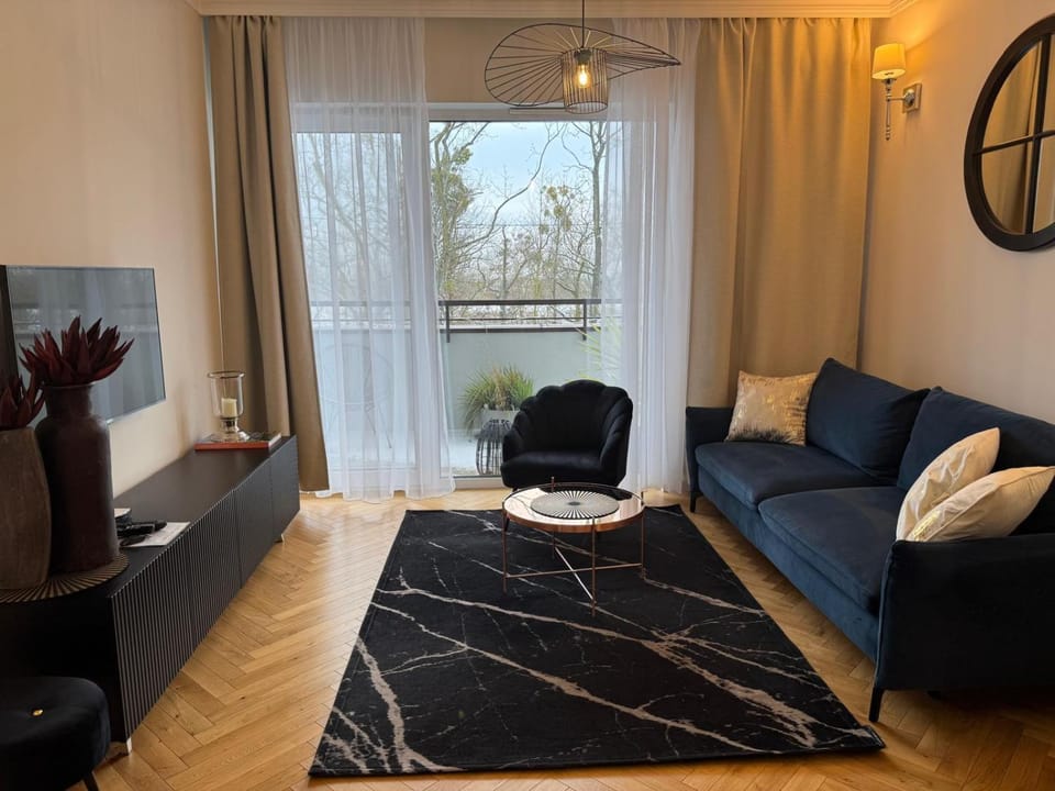 Almi Apartment, Villa Moderno z podziemnym bezpłatnym parkingiem Apartment in Greater Poland Voivodeship