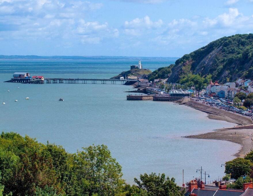 The Lodge Annex - immaculate coastal property Apartment in Wales