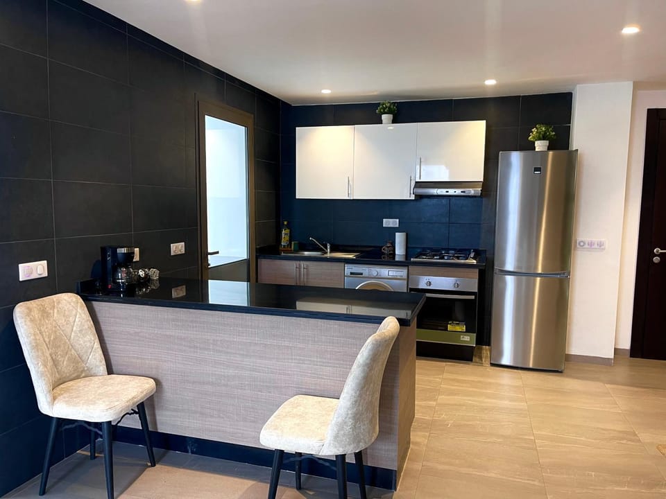 Coffee/tea facilities, Kitchen or kitchenette, minibar, pet friendly, stove