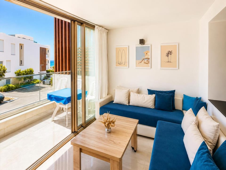 Day, View (from property/room), Balcony/Terrace, Living room