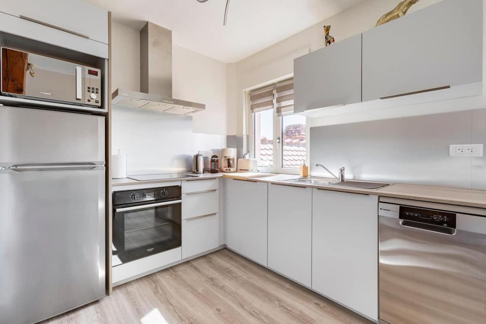 Coffee/tea facilities, dishwasher, minibar, pet friendly, stove, kitchen