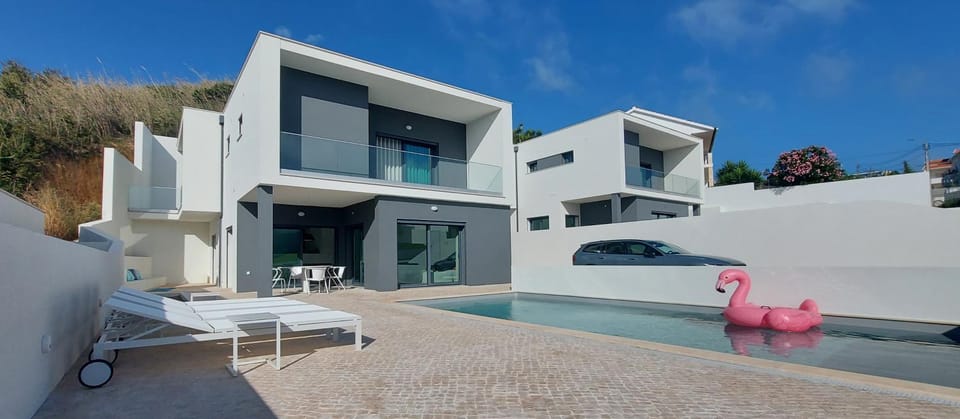 Property building, Pool view, Swimming pool, Parking, sunbed