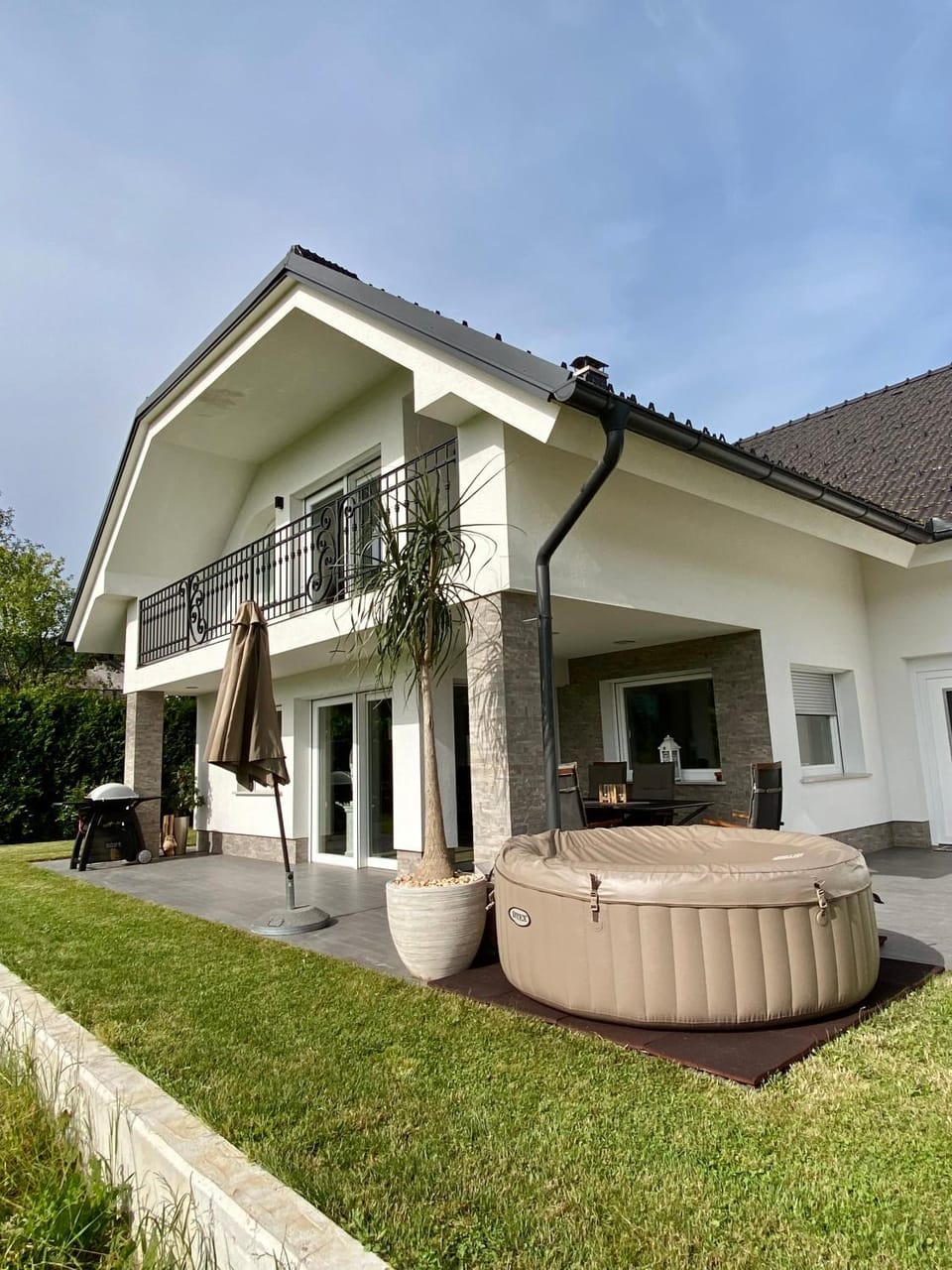 Property building, Patio, Garden, Hot Tub