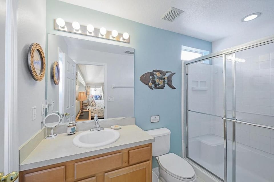 Cozy Private Home at Terra Verde Resort, South Facing Pool Spa, Near Disney, SeaWorld House in Kissimmee