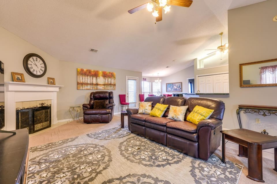 Horn Lake Home w/ Yard: 8 Mi to Graceland! House in Horn Lake